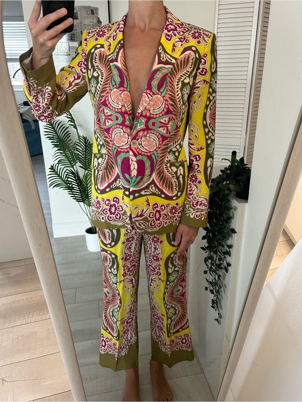 Bold Floral Italian Print Women's Pants and blazer Set - LINEN